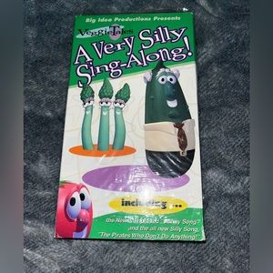 Veggie Tales A Very Silly Sing Along! VHS